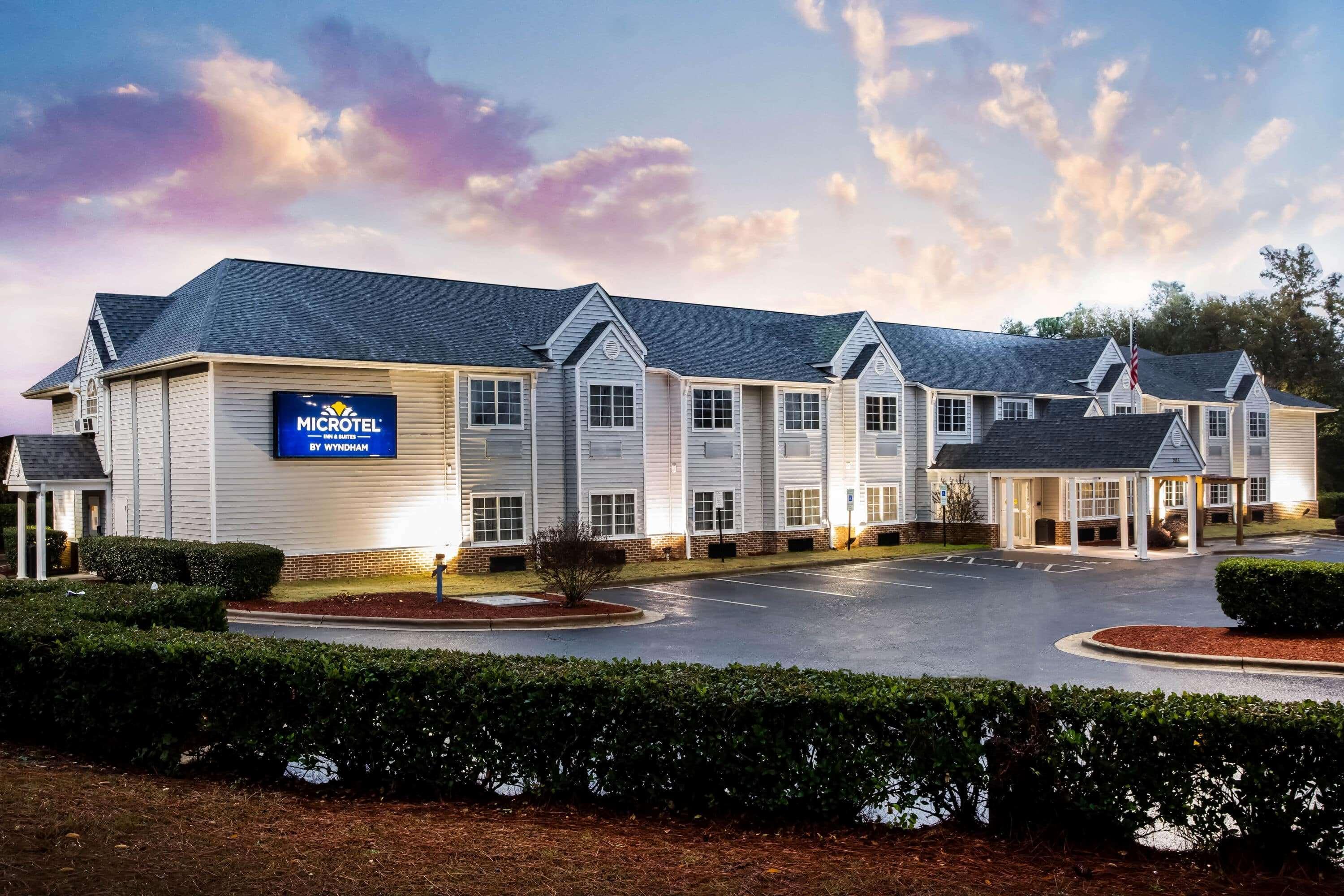 Microtel Inn & Suites By Wyndham Southern Pines Pinehurst Exterior foto